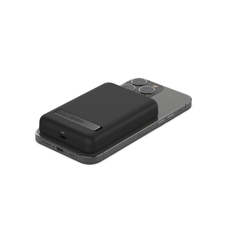 Belkin-BoostCharge-Magnetic-Wireless-Power-Bank-Black-top